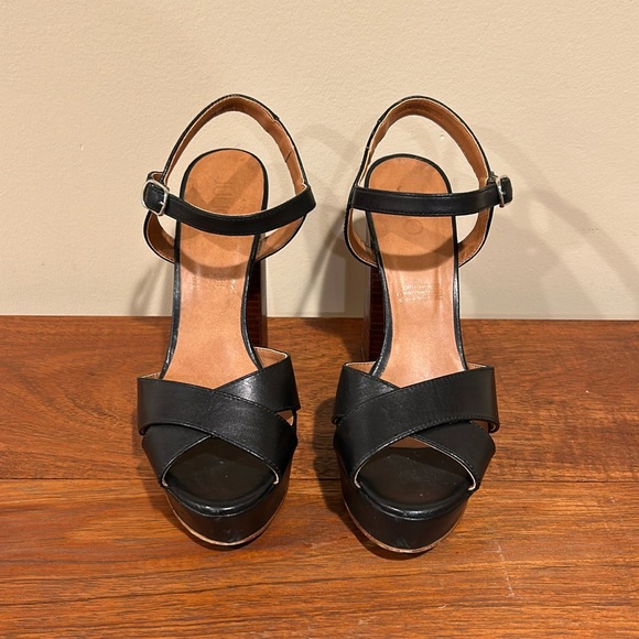 JULIO leather heels . - Picture 1 of 5
